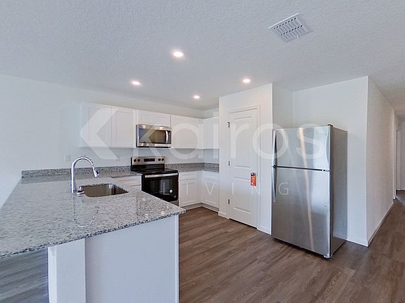 5th image of 8316 102nd Ave