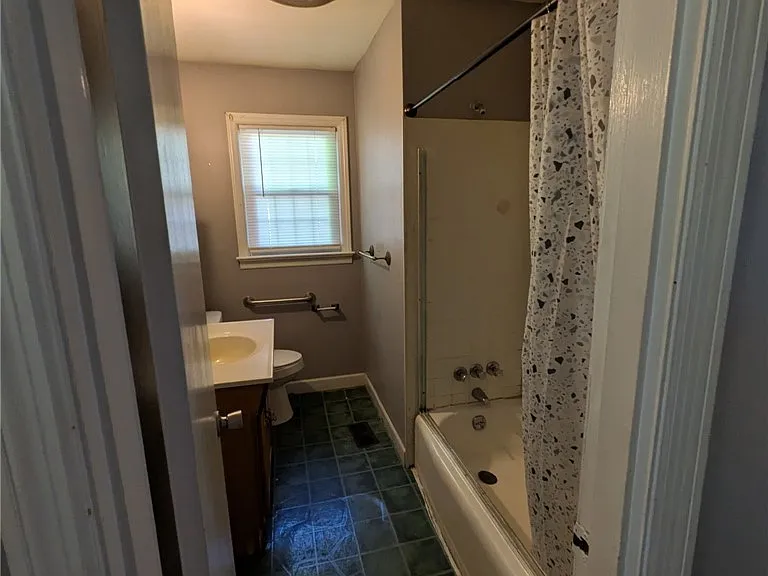 1403 Mack St — Photo 8