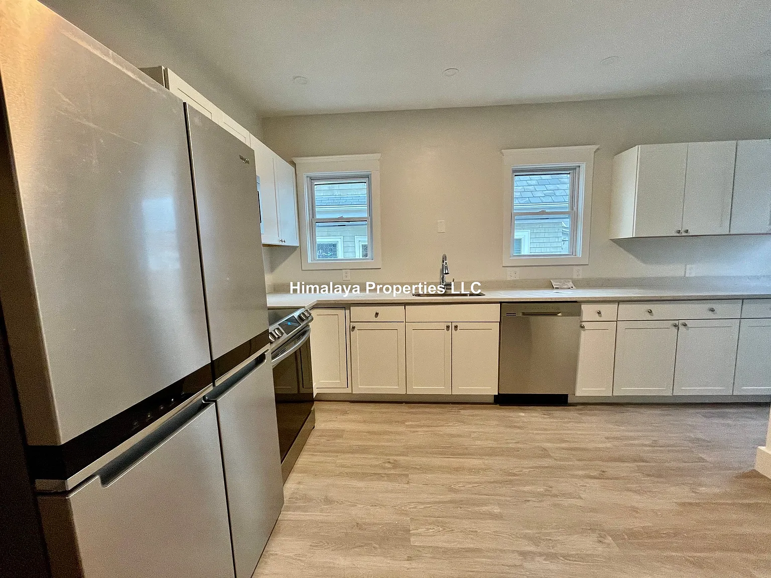 4 bed, $5,600 — Photo 2