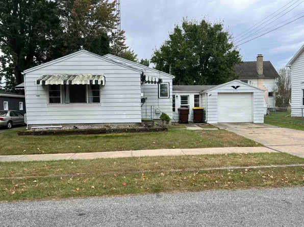 215 Brady St, Chesaning, MI 48616