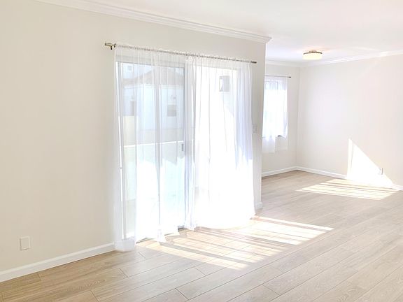 5th image of 1148 9th St APT 21