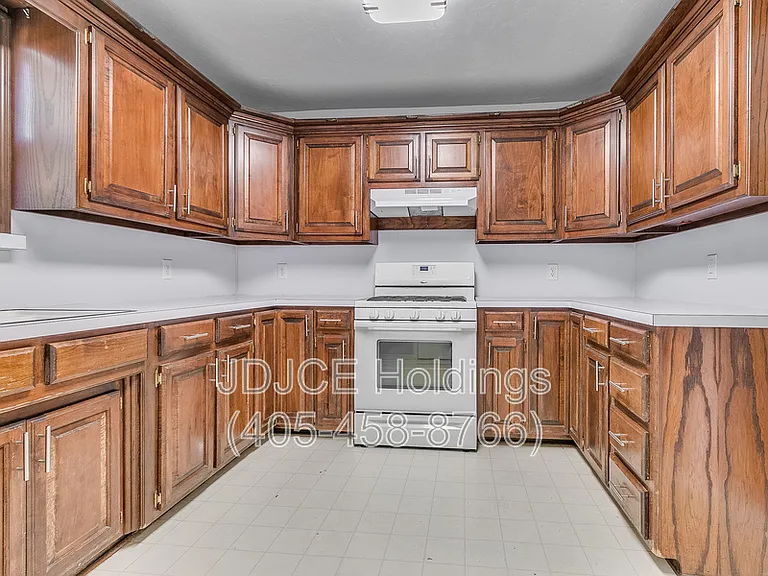 122 W Marshall Dr — Photo 10