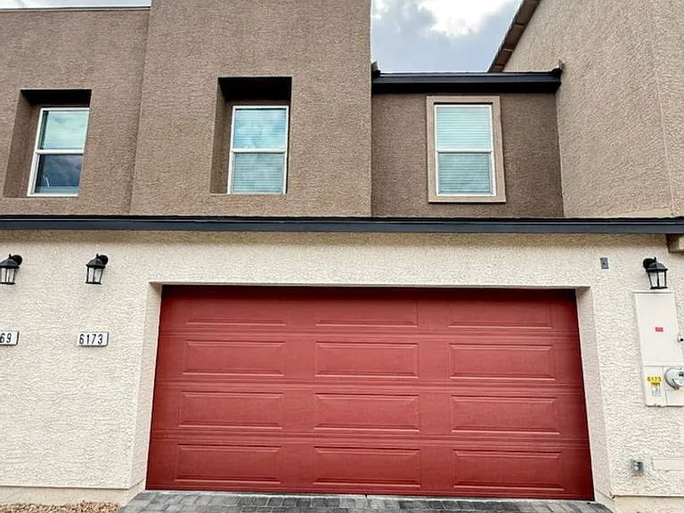 6173 Hibuscus Garden St — Photo 2