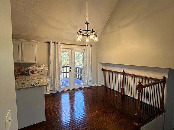 3rd image of 508 Aerie Lndg