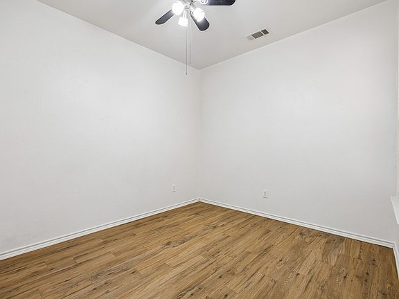 4th image of 9528 Willow Branch Way