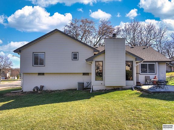 2nd image of 1106 Sterling Dr