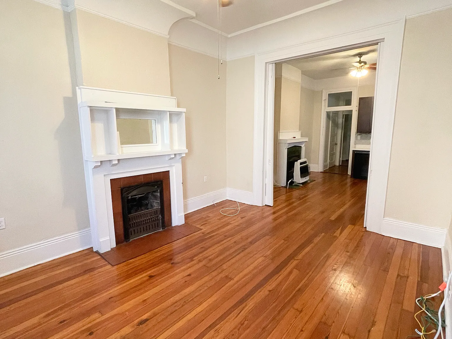 2 bed, 885 sqft, $1,600 — Photo 3