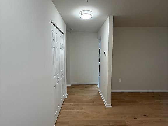 3rd image of 830 Quince Orchard Blvd APT 201
