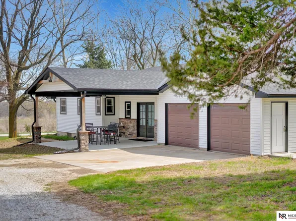 614 S 2nd Rd, Bennet, NE 68317