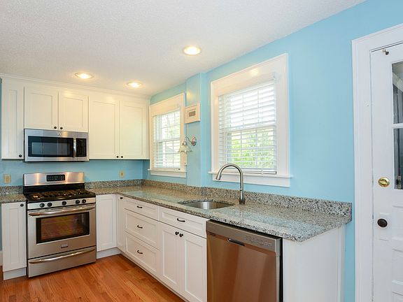 Brand new updated kitchen