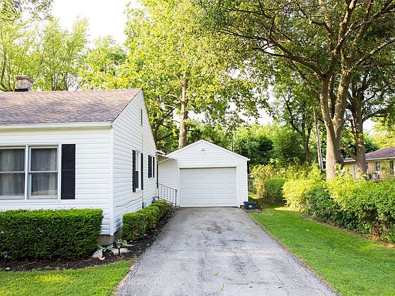 3rd image of 5 Park Dr