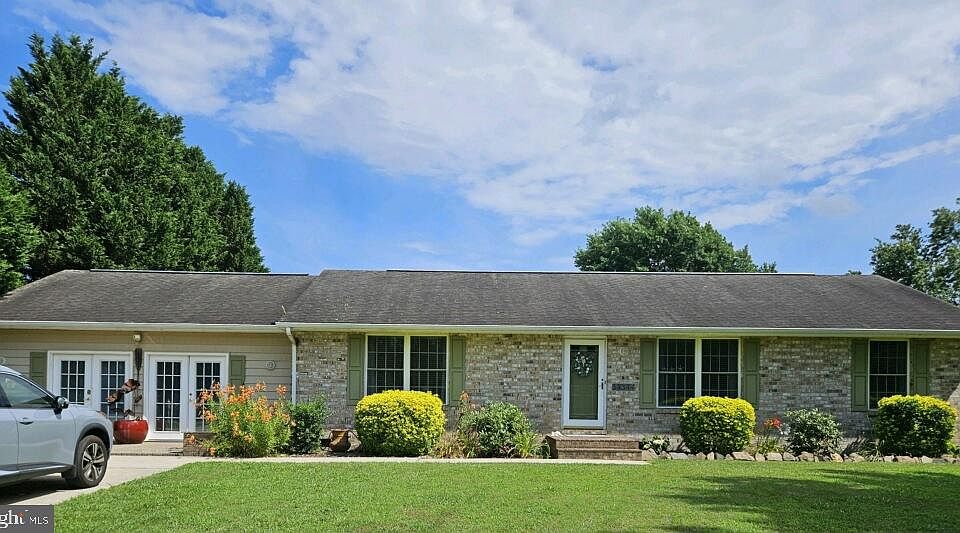 1st image of 34344 Edgewood Dr