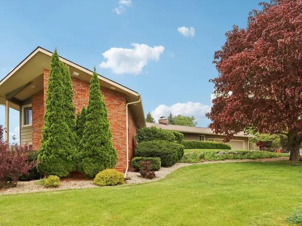 6238 Knollwood Dr, Oregon, WI 53575