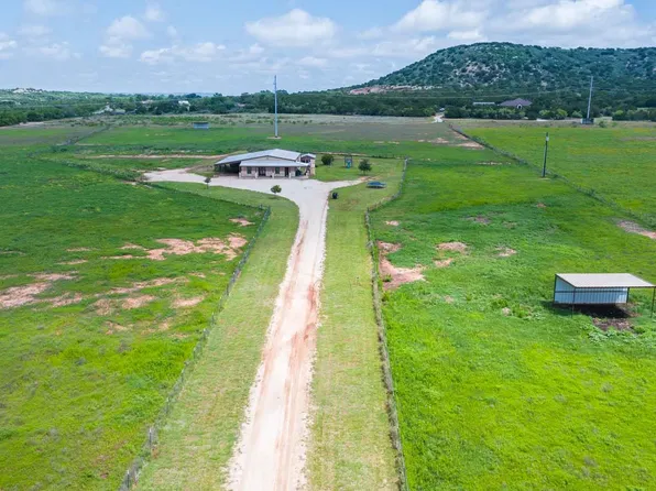 2574 County Road 162, Ovalo, TX 79541