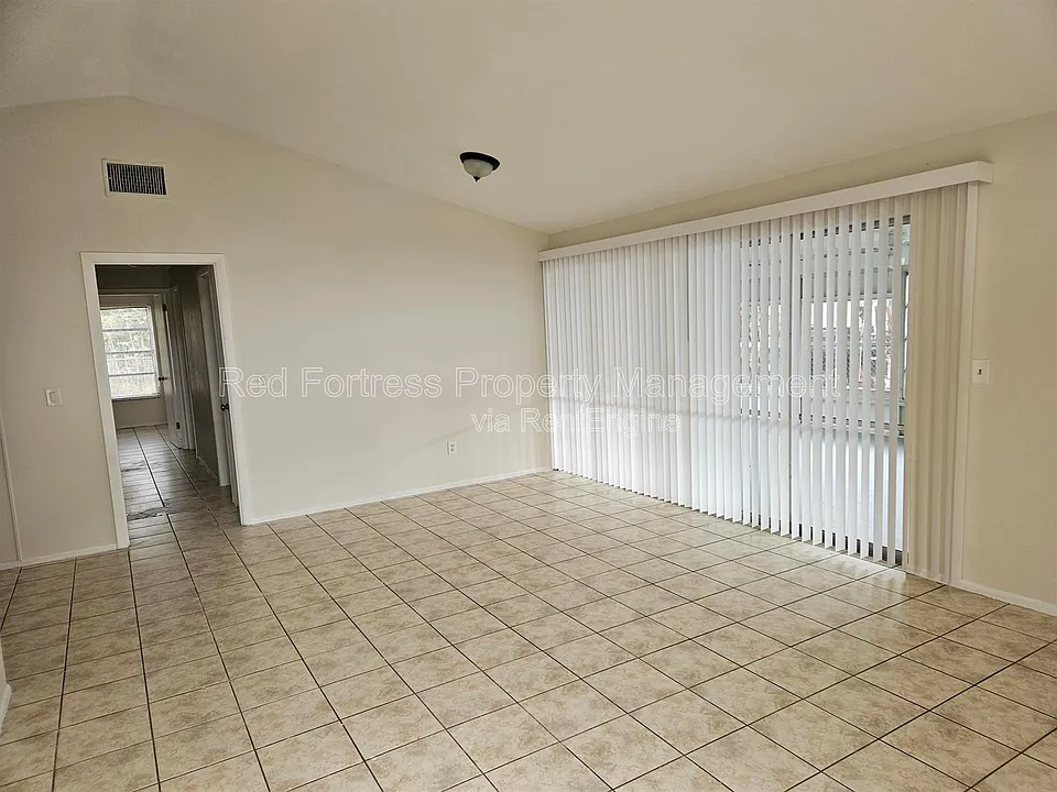 1635 Newport Ct