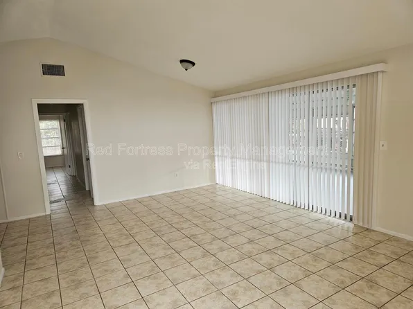 1635 Newport Ct, Fort Myers, FL 33907