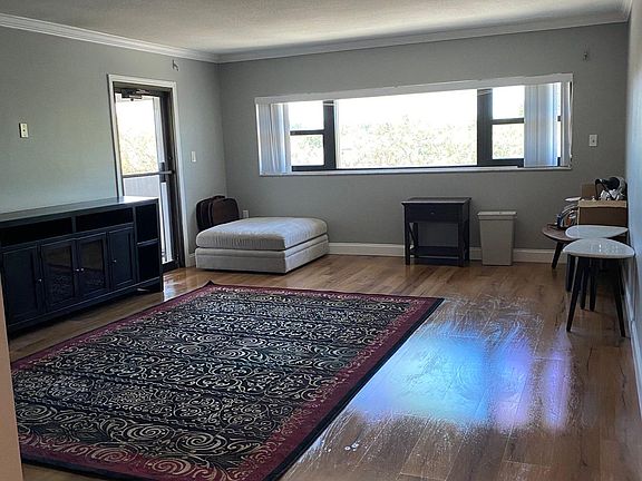 3rd image of 4141 Bayshore Blvd APT 405