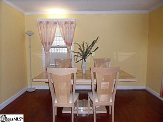 4th image of 105 Yorkshire Dr