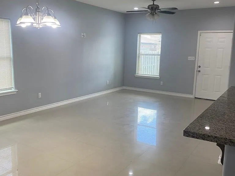 4409 Santee Dr #B — Photo 2