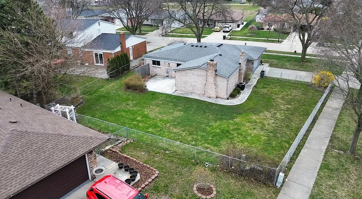 3 bed, 1.5 bath, 1500 sqft, $2,600 — Photo 4