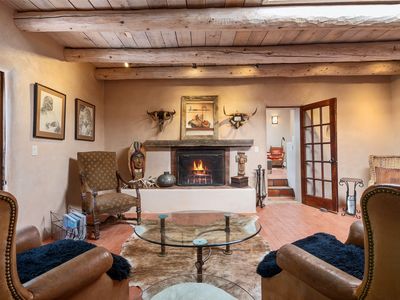 6 Los Anayas Ln, Lamy, NM, 87540