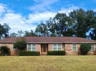 1636 Eagle Dr, Cantonment, FL 32533
