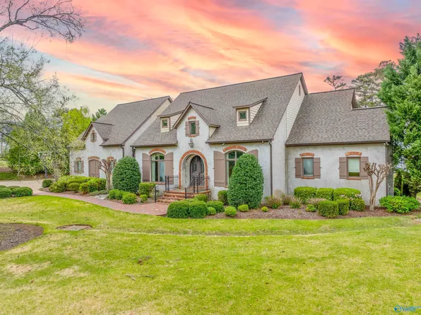 2001 Signal Point Ln, Guntersville, AL 35976