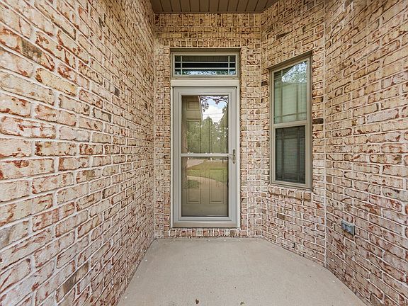 4th image of 1515 Valparaiso Blvd