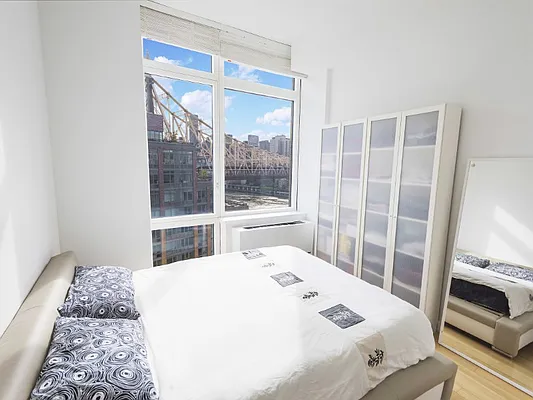 Rented by Sotheby's International Realty | media 8