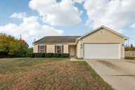 Breezeway Ct-S0911-001.jpg