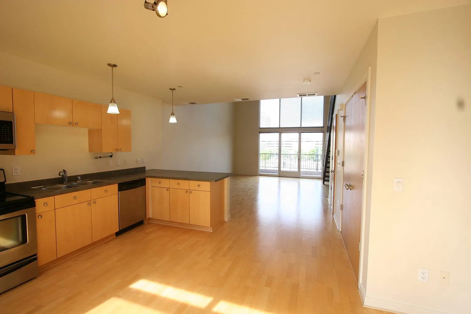 324 Broadway Blvd NE - 1 — Photo 4