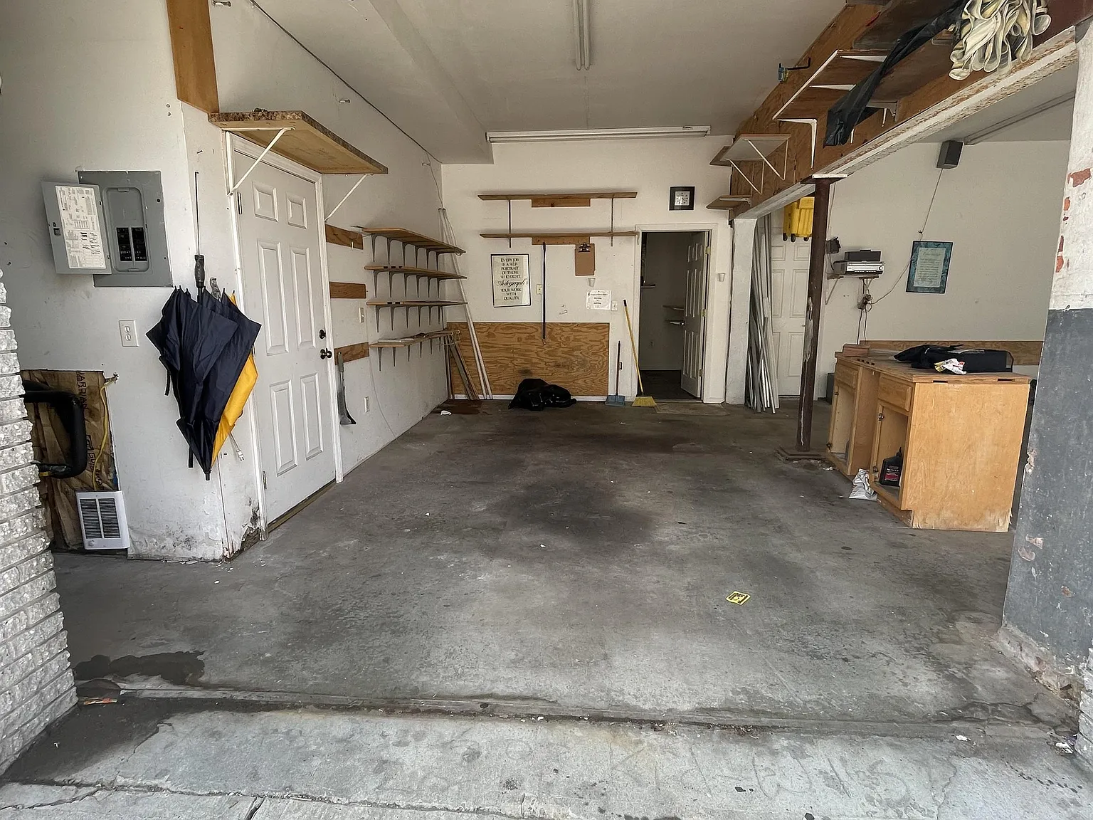 427-429 MLK DR - Garage — Photo 3