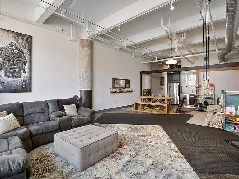 700 Washington Ave N #212 — Photo 4