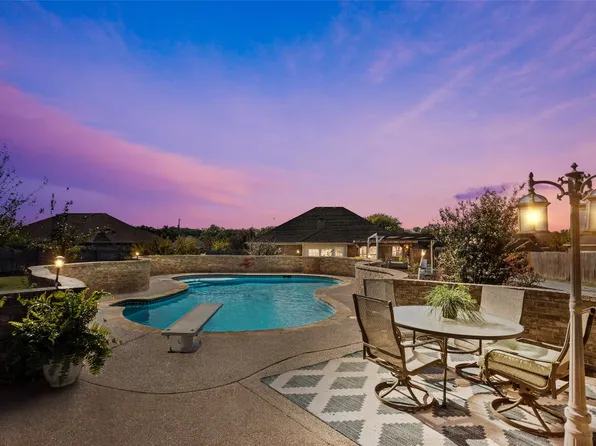 136 Westend Ln, Weatherford, TX 76088