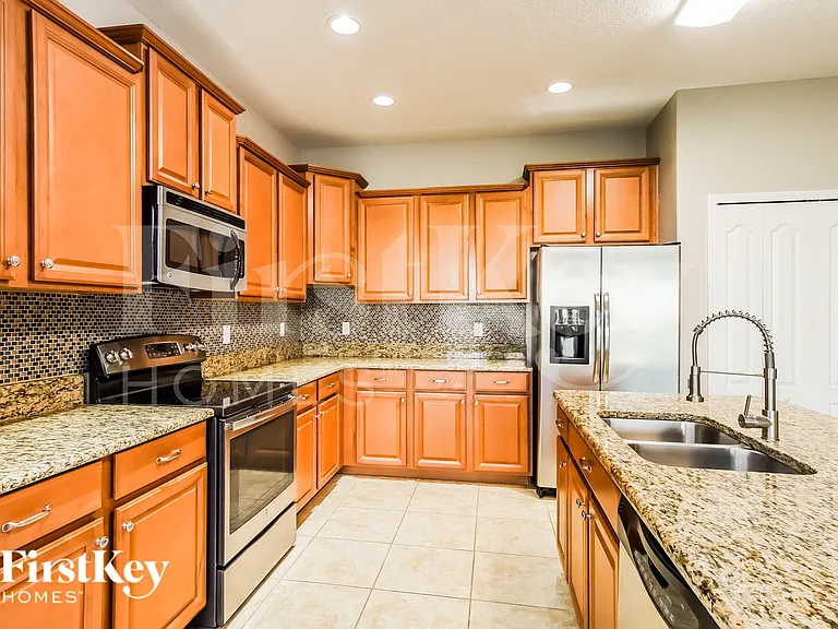 3542 Cortland Dr — Photo 6