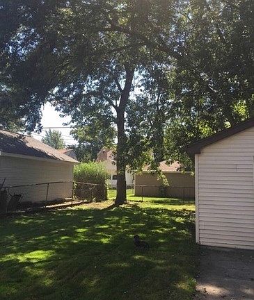 4th image of 5421 W 88th St