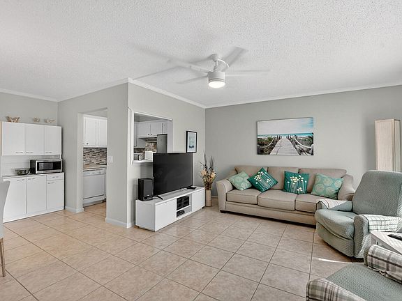4th image of 1034 Ashby D #1034