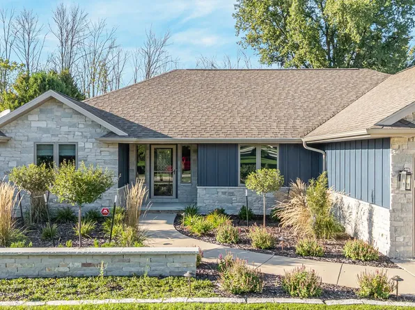 1549 Belle Plane Cir, Green Bay, WI 54313