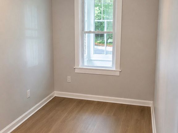 3rd image of 114 Tyler St Floor 1