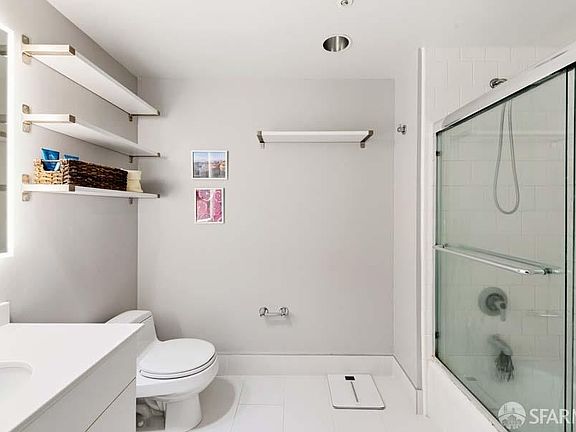 4th image of 403 Main St APT 805N