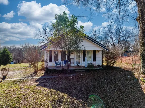 228 Lodge Hall Ct, Stony Point, NC 28678