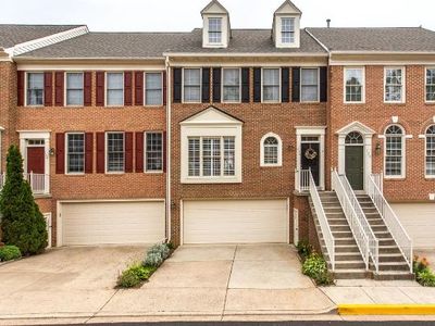 136 Roland Ct SW, Vienna, VA, 22180