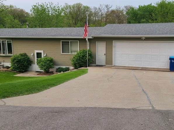 111 Sunset Ln, Guttenberg, IA 52052