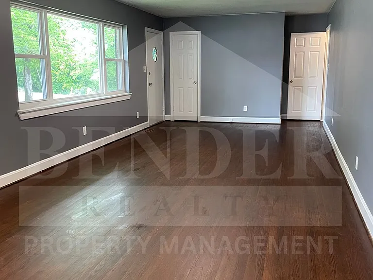 919 Hackberry Dr NW — Photo 2
