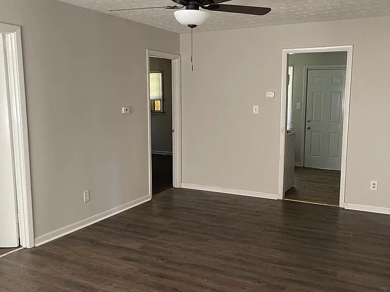 505 Harris Ave #A — Photo 3