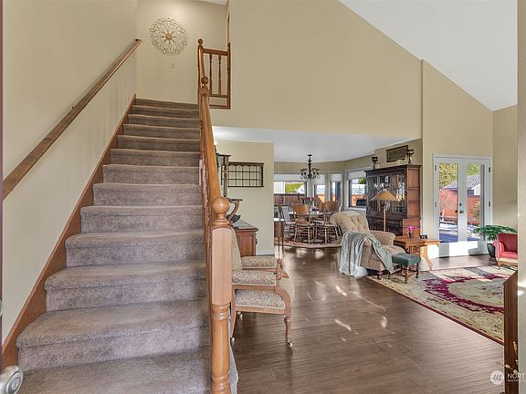 3rd image of 541 Farrelly Street