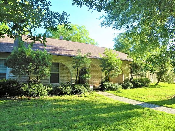 4th image of 13935 Saint Marys Ln