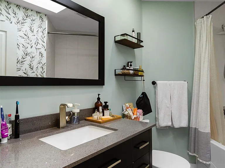 488 Kingsway #Penthouse 414 — Photo 18
