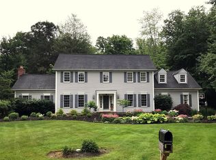 63 Potomac Dr, Chagrin Falls, OH 44022