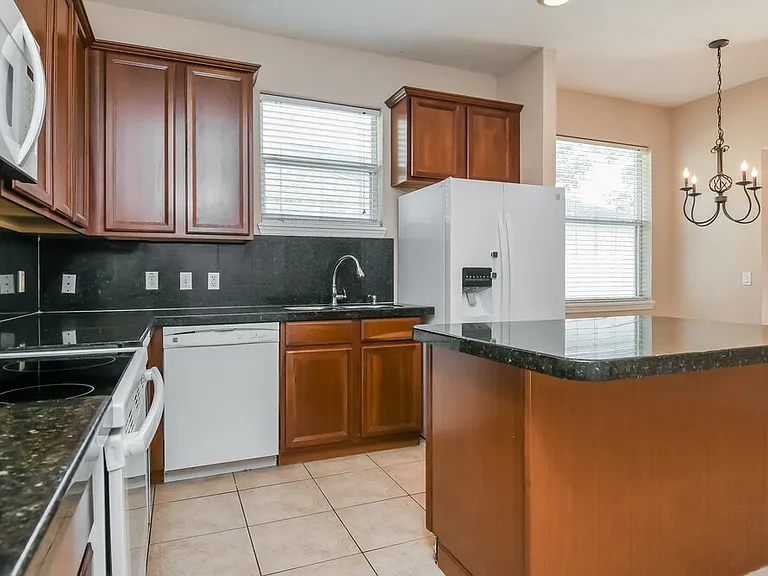 537 Breezy Oak Way — Photo 7